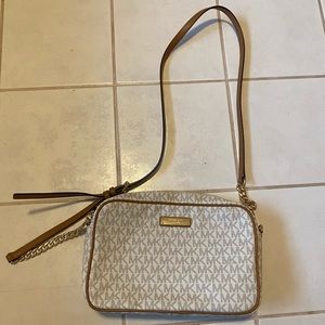 michael kors crossbody
